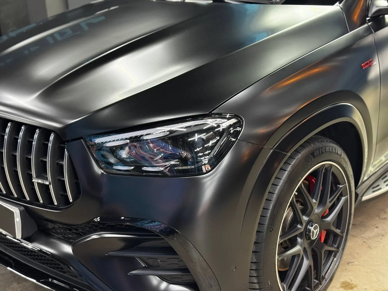 Detalle del acabado satinado del AMG GLE